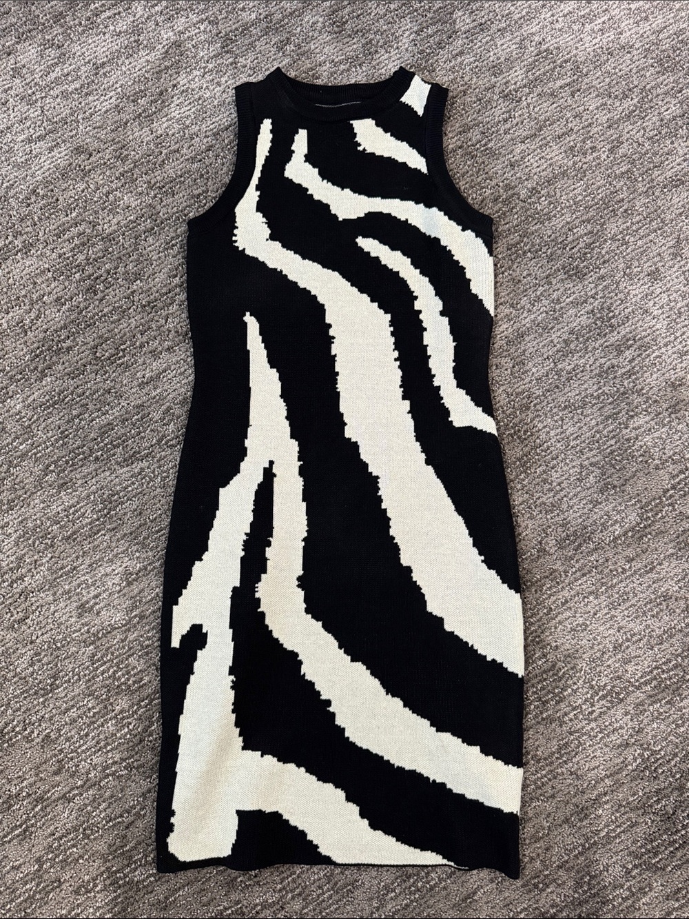 Sleeveless Black and White Zebra Knit Dress size XS